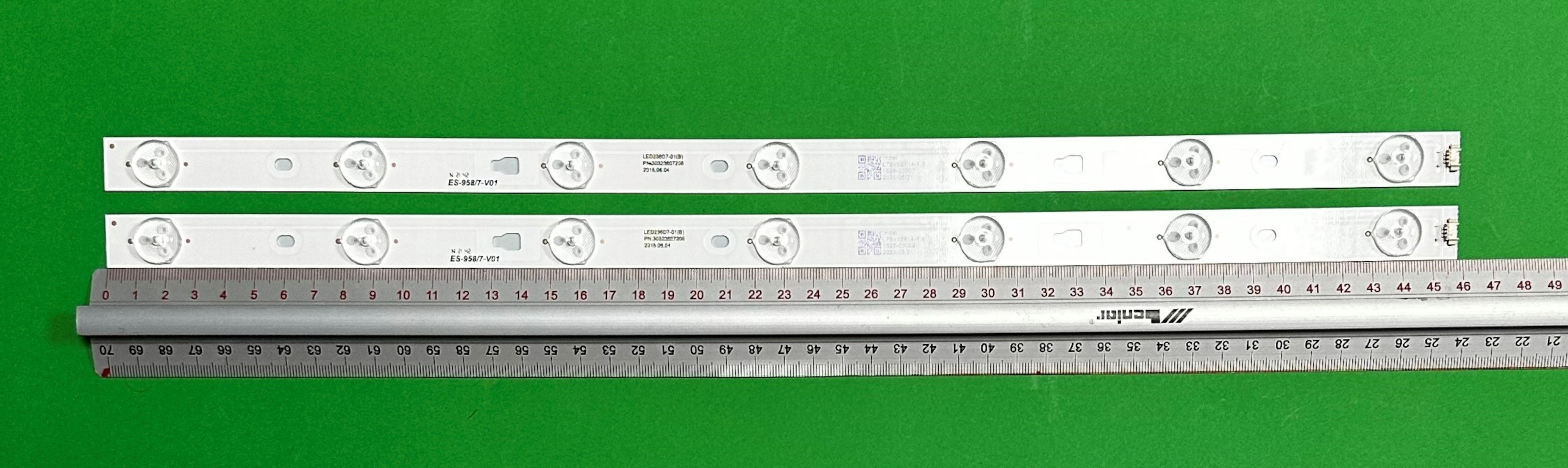 Zestaw listew LED do naprawy podświetlenia telewizora KRUGER & MATZ 24" zestaw 2szt x LED236D7-01(B)  LED236D7-01 PN:30323607206 , 7LED , 458MM , 3V ,